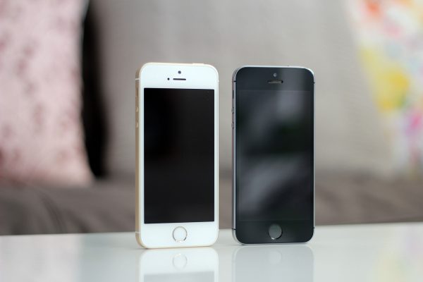 iPhone 5s vs. iPhone SE - který z nich fotí lépe?
